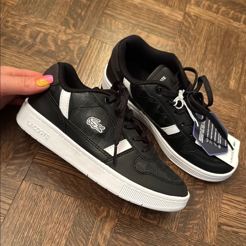 Lacoste kids sneakers size 13 Black and White New